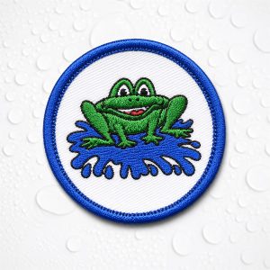 Gesticktes Schwimmabzeichen Frosch, 5 cm, blauer Rand